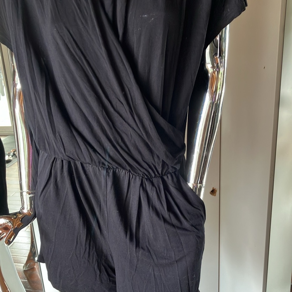 Short jump suit - Picture 2 of 2